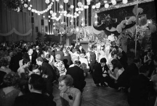 Ordensball der Karnevalsgesellschaft "Badenia" im Großen Saal der Stadthalle.
