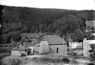 Bahnhof Niederschmiedeberg mit Gasthof und Abfertigungsgebäude