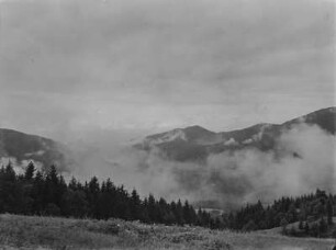 Bachergebirge : Berge des Bachergebirges im Nebel