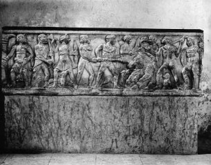 Römischer Sarkophag : Römischer Sarkophag. Stein. Cosenza: Museo Civico?
