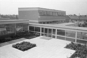 Inbetriebnahme der Rennbuckelschule.