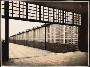 Messegelände, Berlin-Charlottenburg: Messehallen fertiggestellt, außen, Ausschnitt