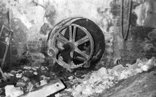 Triebischtal-Roitzschen. Korkmühle, hinter dem Rad im Keller liegt die Turbine