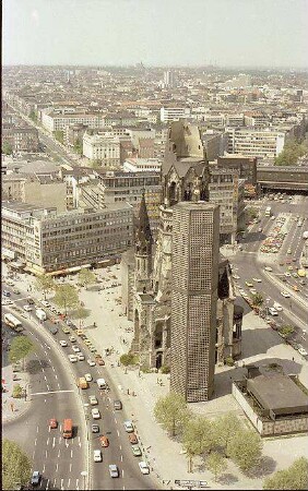 Berlin: Blick vom Aussichtsturm auf Kaiser Wilhelm Gedächtniskirche