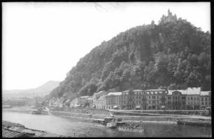 Bodenbach. a. d. Elbe mit Raddampfer und Lastkahn. Schäferwand