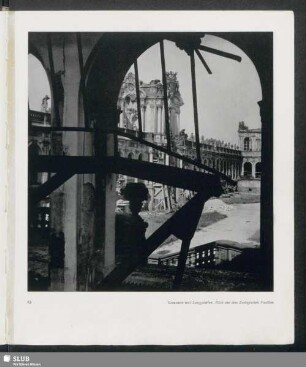 Kronentor und Langgalerien. Blick aus dem Zoologischen Pavillon