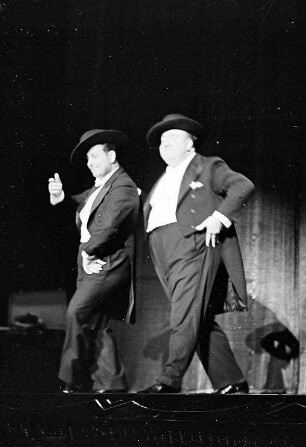 Wintergarten: Kurt Seifert und Robert Dorsay; (beide tanzend im Schritt)