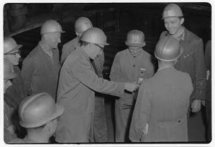 Auszeichnung BGL "Fritz-Heckert-Medaille" (15.06.1963); Patenschaftsvertrag Brigade Walzwerk (05.07.1963); GST-Wettbewerb (05.10.1963); Aktivistenauszeichnung (12.10.1963)