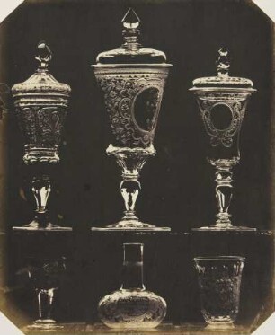 Sechs deutsche, böhmische und venezianische Pokale und Gläser mit Schliff und Schnitt, zwei Drittel Naturgröße, 17. u. 18. Jahrhundert