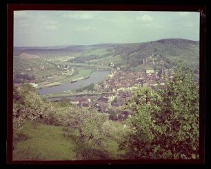 Blick aus Richtung Wartturm auf Wertheim, Altstadt, Mainspitze, Burg, Maintal