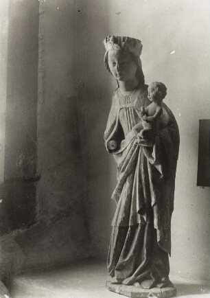 Maria mit Jesuskind : Maria mit dem Jesuskind aus der Dorfkirche Gersdorf (Holz, geschnitzt, gefaßt, um 1460). Leisnig, Museum Burg Mildenstein