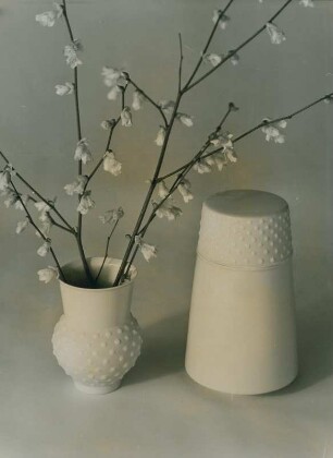 Vase "Halle" und Dose "Hansa" von Luise Charlotte Koch