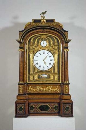 Uhr mit Glockenspiel und Singvogel-Automat