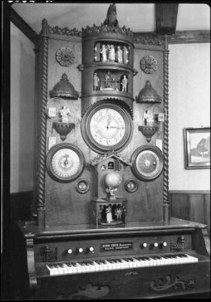 Kadelburg: Kadelburg bei Waldshut, astronomische Uhr