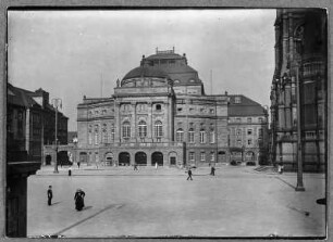 Chemnitz, Theaterplatz : Chemnitz. Theater, Theaterplatz. Straßenansicht
