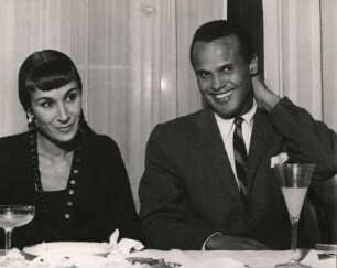 July + Harry Belafonte Pressekonferenz