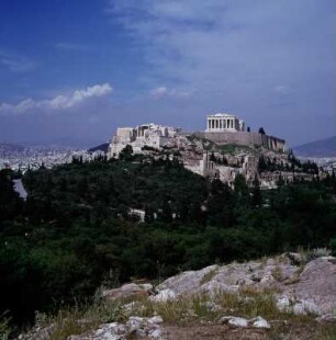 Athen, Akropolis, Ansicht von der Pnyx, von Westen, mit Propyläen und Parthenon