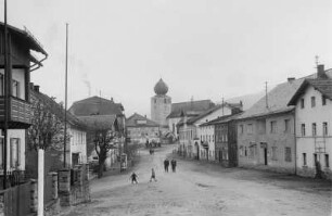 Marktplatz von Lam : Blick über den Marktplatz der Gemeinde Lam