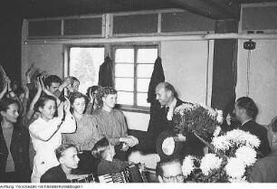 Zwickau, Pressefahrt, Schnelldreher im Werk "Krasny Exkavator", u.a., 1951