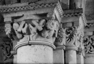 Groteskes Kapitell