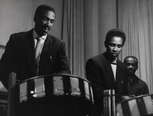 Kings of the Caribbean [Musiker an den Steel Pans]