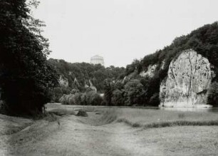 Blick über die Donau : Donaudurchbruch bei Weltenburg. Blick über die Donau abwärts zur Befreiungshalle auf den Michelsberg (F. Gärtner, L.v. Klenze)