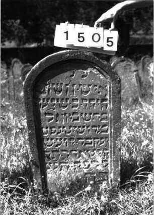 Grabstein 1505 (Index: 100095555) Maße HxBxT: 101x56x11 cm: Grabstein 1505