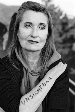 Elfriede Jelinek – Die Sprache von der Leine lassen