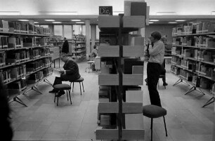 Lese- und Ausleihbetrieb in der Stadtbibliothek am Marktplatz.