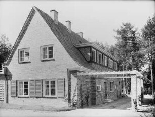 Güstrow, Heidberg 15. Atelierhaus am Inselsee (Barlach-Haus) (1930/1931; A. Kegebein)