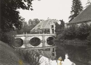 Radmeritz (Radomierzyce), Schloss Joachimstein. Graben und Brücke