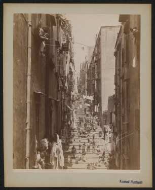 Vicolo del Pallonetto in Santa Lucia, Neapel: Ansicht