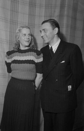 Aufnahmen aus dem literarischen Kabarett "Schall und Rauch" in Berlin, November 1946. Mit Lilli Schubert, Wolfgang E. Parge, A. W. Neubert u. a.
