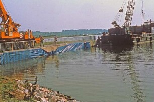 Notabdichtung Absperrdamm Iffezheim/Rhein