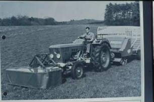 Fotografie: Fütterungstechnik, Grünfutter, Frontmähwerk, Ladewagen