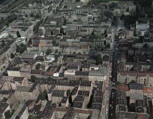 Luftaufnahme, Blick von Süden in die Danckelmannstraße und Sophie-Charlotten-Straße. Berlin-Charlottenburg, Danckelmannstraße