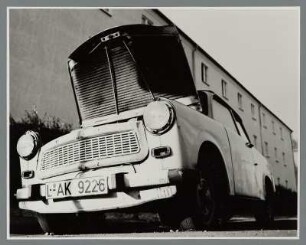 Trabant 601 Limousine mit geöffneter Motorhaube, Leipzig