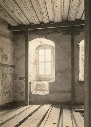 Schloss Wolkenstein, Innenansicht, Sitznische im Wohnturm (2. Obergeschoß)