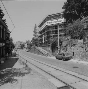 Dresden-Loschwitz, Pillnitzer Landstraße, Blick nach Nordwesten mit eingerüsteter Loschwitzer Kirche