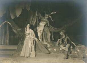 "Ein Sommernachtstraum" von William Shakespeare. Szene mit Antonia Dietrich als Helena, Luis Rainer als Oberon und Felix Steinböck als Demetrius. 3. Akt, 2. Szene. Dresden: Schauspielhaus, 12.06.1930