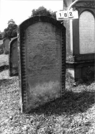 Grabstein 182