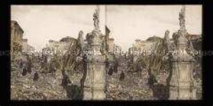 Zerstörte Häuser am Corso Cavour mit Marienstatue, Messina