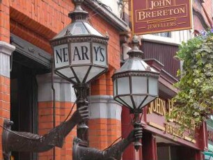 Jugendstil-Lampendetails nahe der Grafton-Street im Zentrum von Dublin