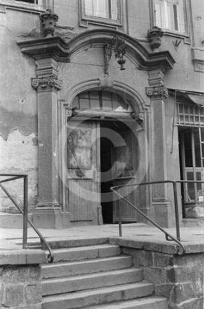 Portal am Bürgerhaus Elsner in Goldberg