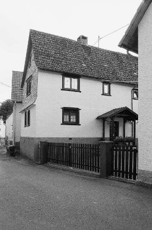 Wohnhaus; Wehrheim, Grüneburgstraße 7