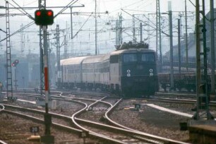 Stuttgart Bad Cannstatt Esslinger Ferngleis Lok 110 391 Eilzug Bnb-Wagen