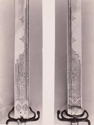 Silbernes Mundblech eines Schwertes mit Laubwerk und Pitten