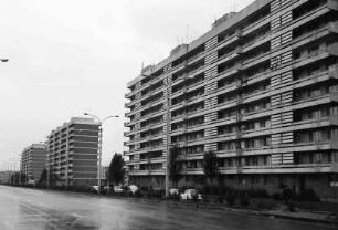 Galati: Moderne Wohnhäuserfront