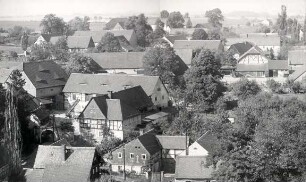 Vogelschau auf Crostwitz : Bauwesen - Wirtschaftsgebäude und Gehöfte. Ort: Chróscicy / Crostwitz. Blick auf Crostwitz vom Kirchturm (vier Lehngüter)