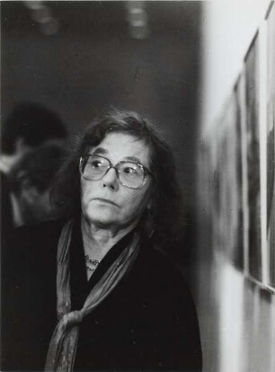 Clara de Jong : Clara de Jong anlässlich ihrer Ausstellung "In der Nacht verloren - Die Deportation der Amsterdamer Juden 1940-1945" im Club der Kulturschaffenden in Berlin